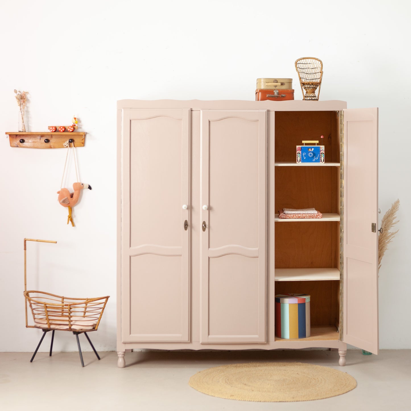 Demontabele vintage driedeurs kast