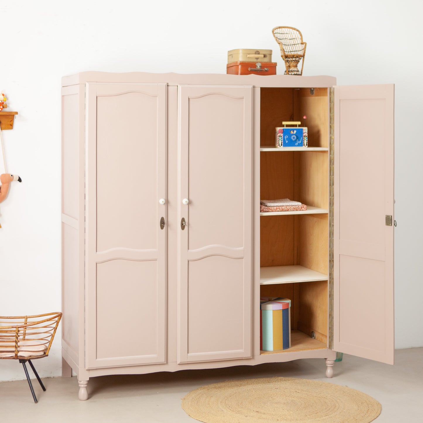 Demontabele vintage driedeurs kast