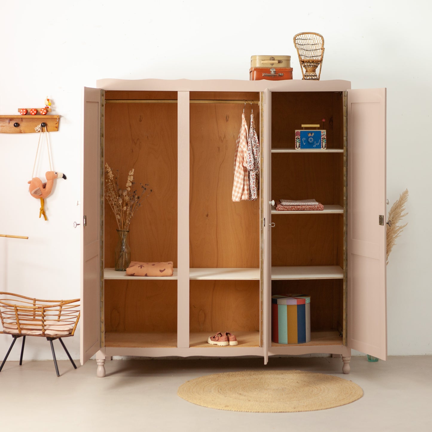 Demontabele vintage driedeurs kast