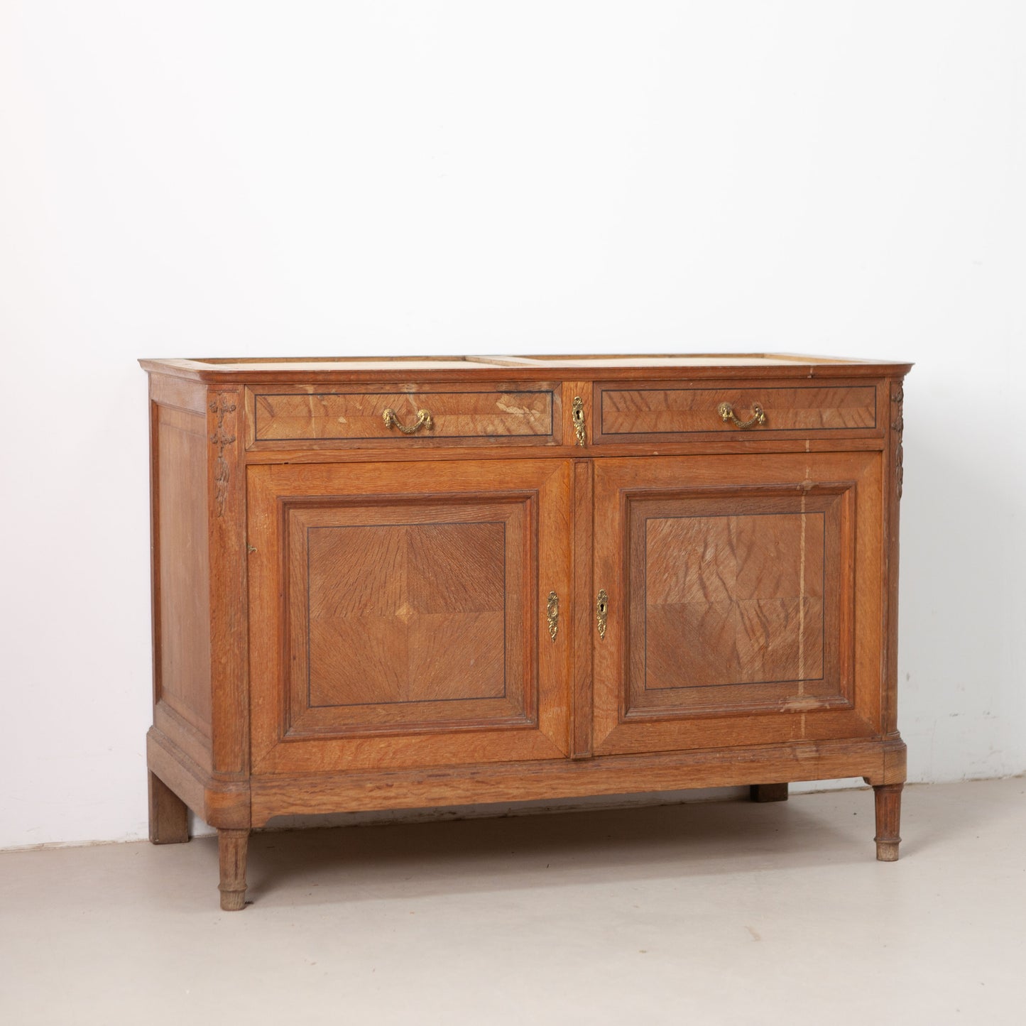 Sierlijke commode