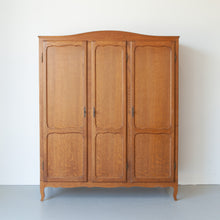 Afbeelding in Gallery-weergave laden, 3 deurs vintage kast