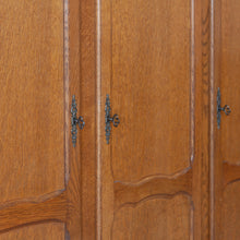 Afbeelding in Gallery-weergave laden, 3 deurs vintage kast