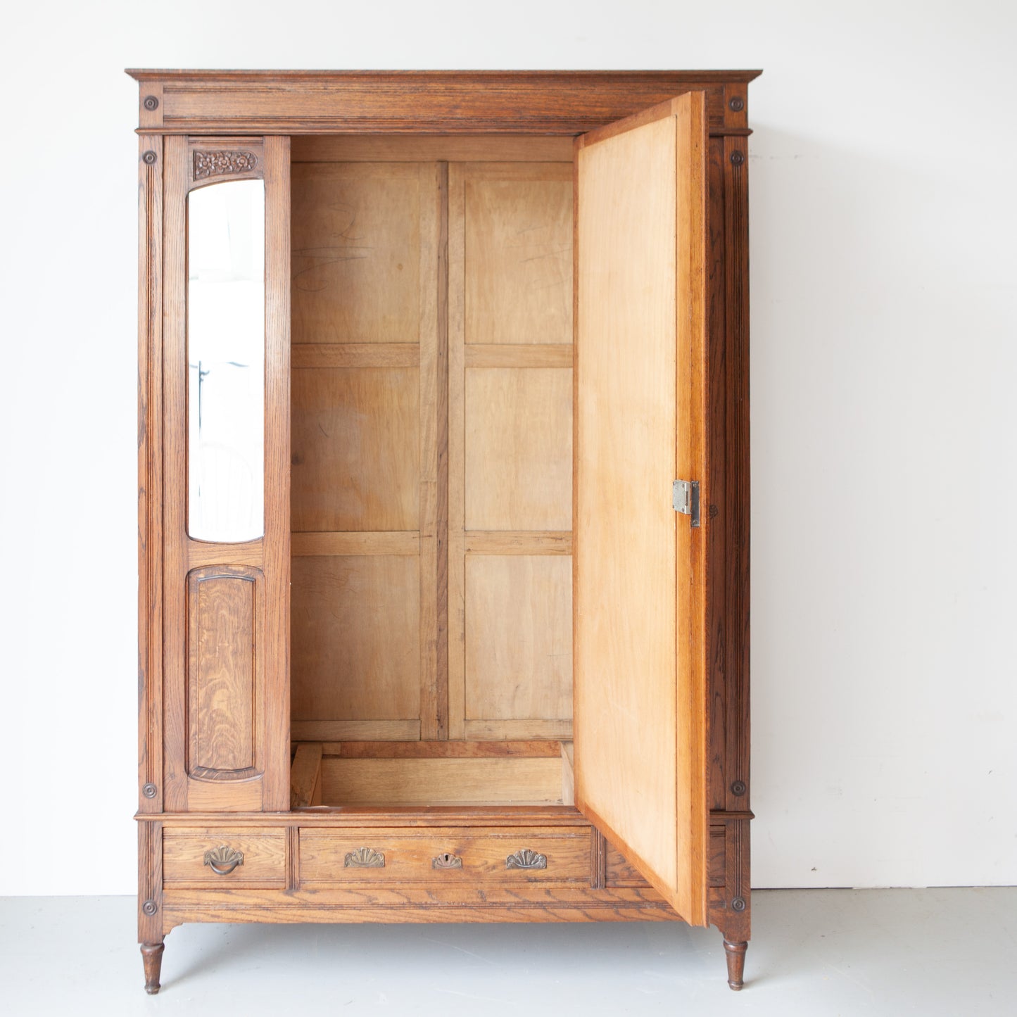 Vintage spiegel kast