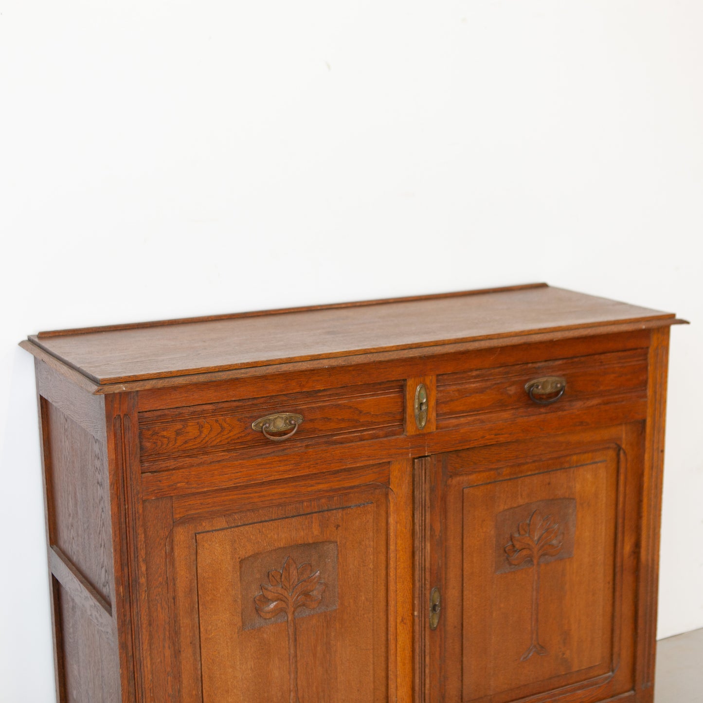 Vintage commode