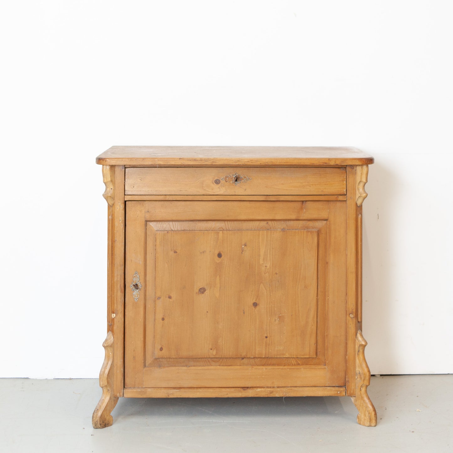Eendeurs commode
