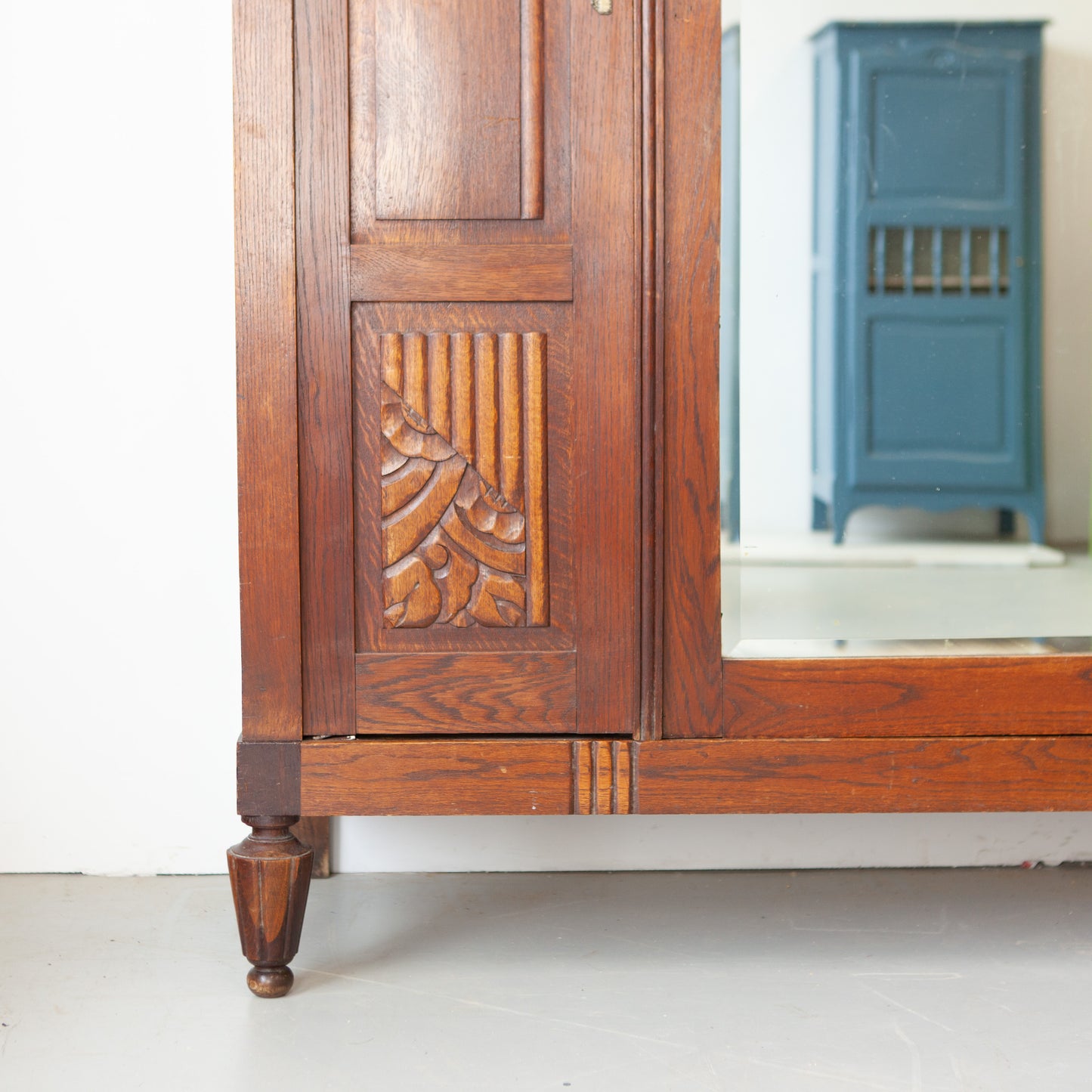 Demontabele vintage kast met drie deuren