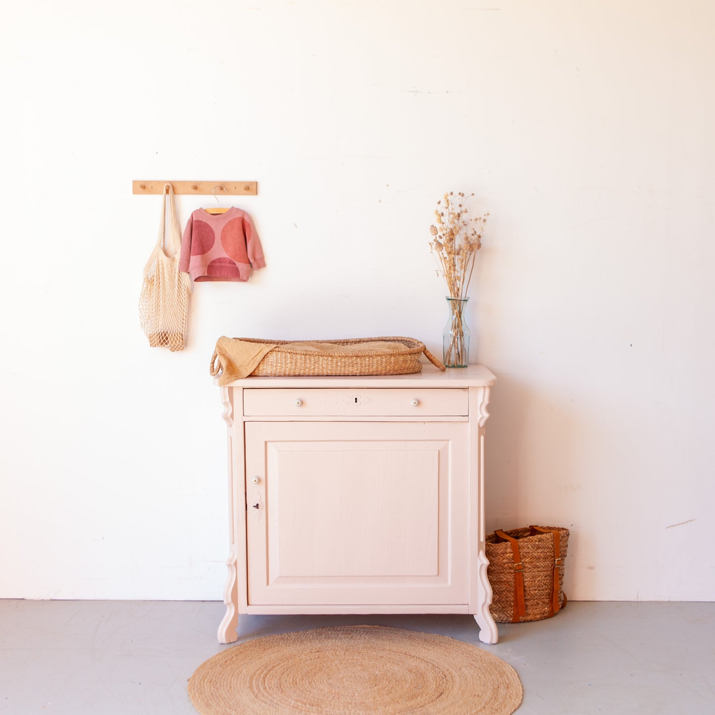 Vintage commode