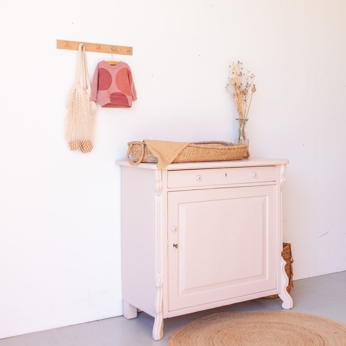 Vintage commode