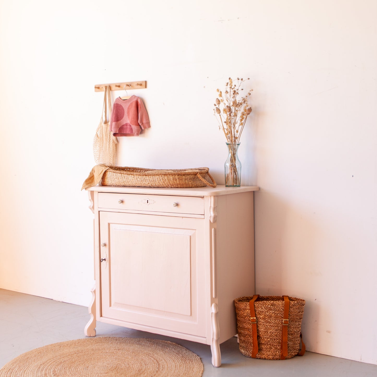 Vintage commode