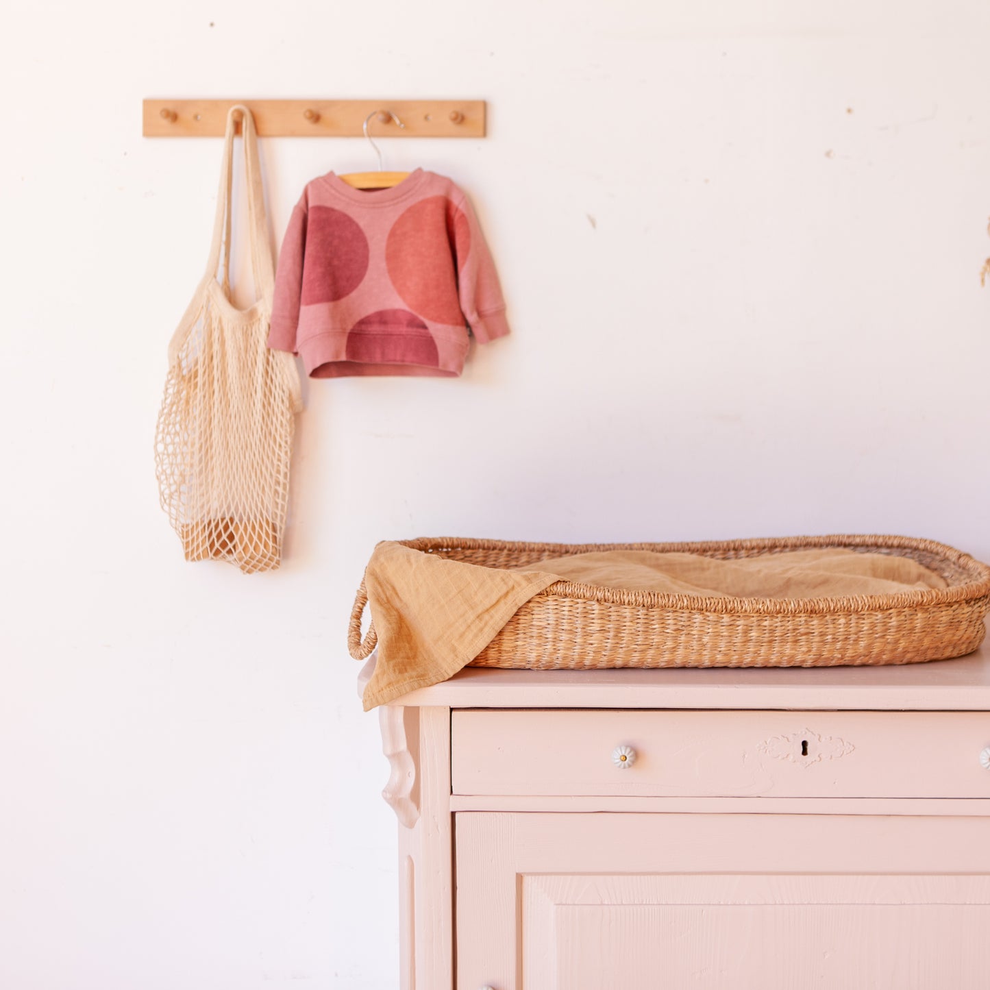 Vintage commode