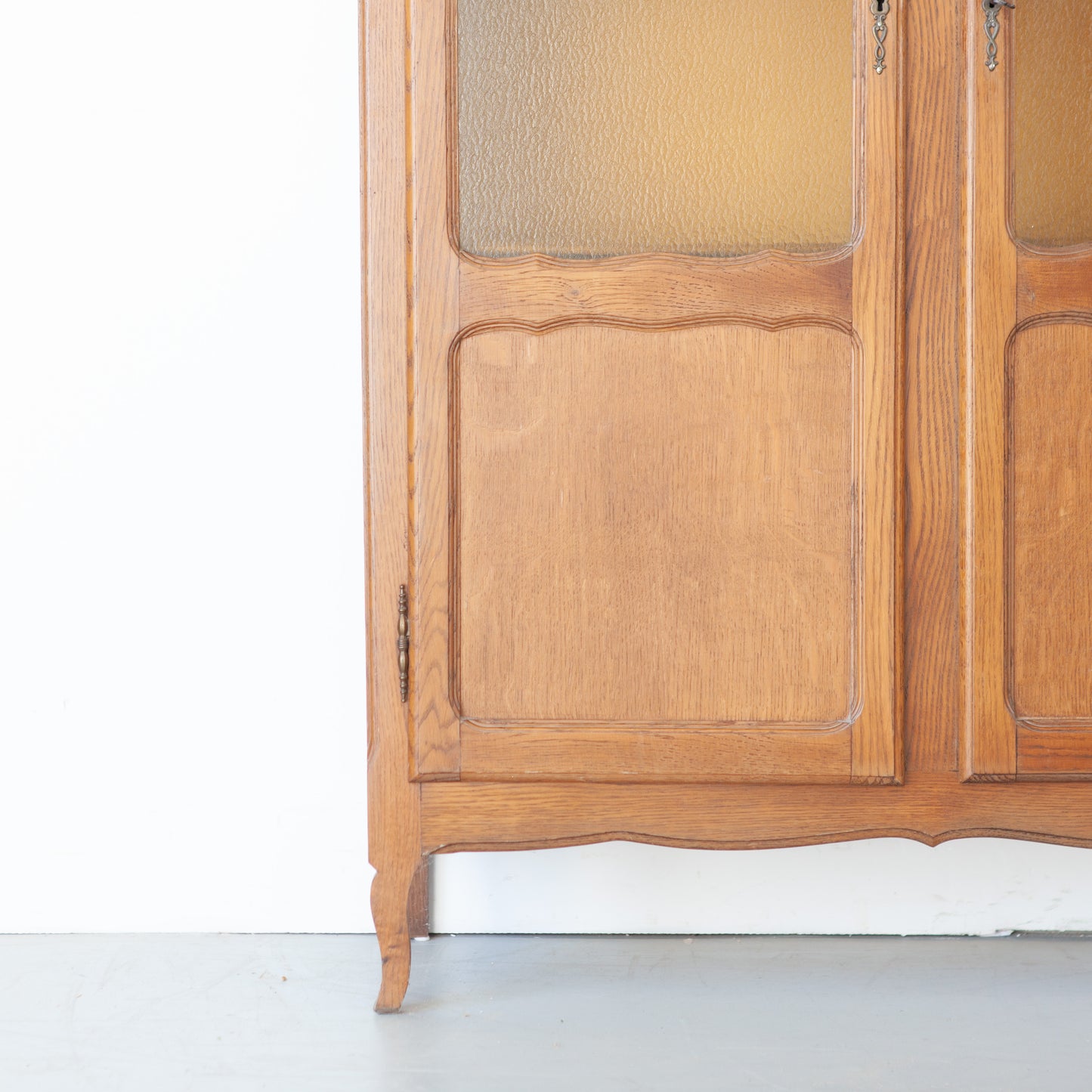 Vintage kast met ruitjes