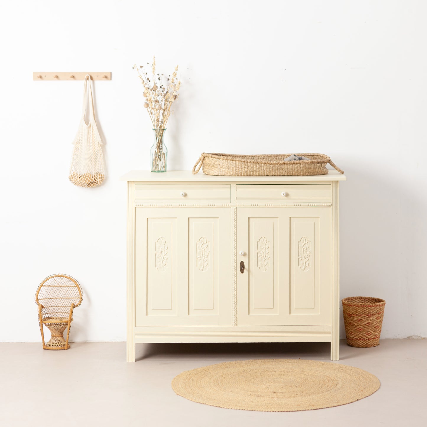 Eikenhouten commode