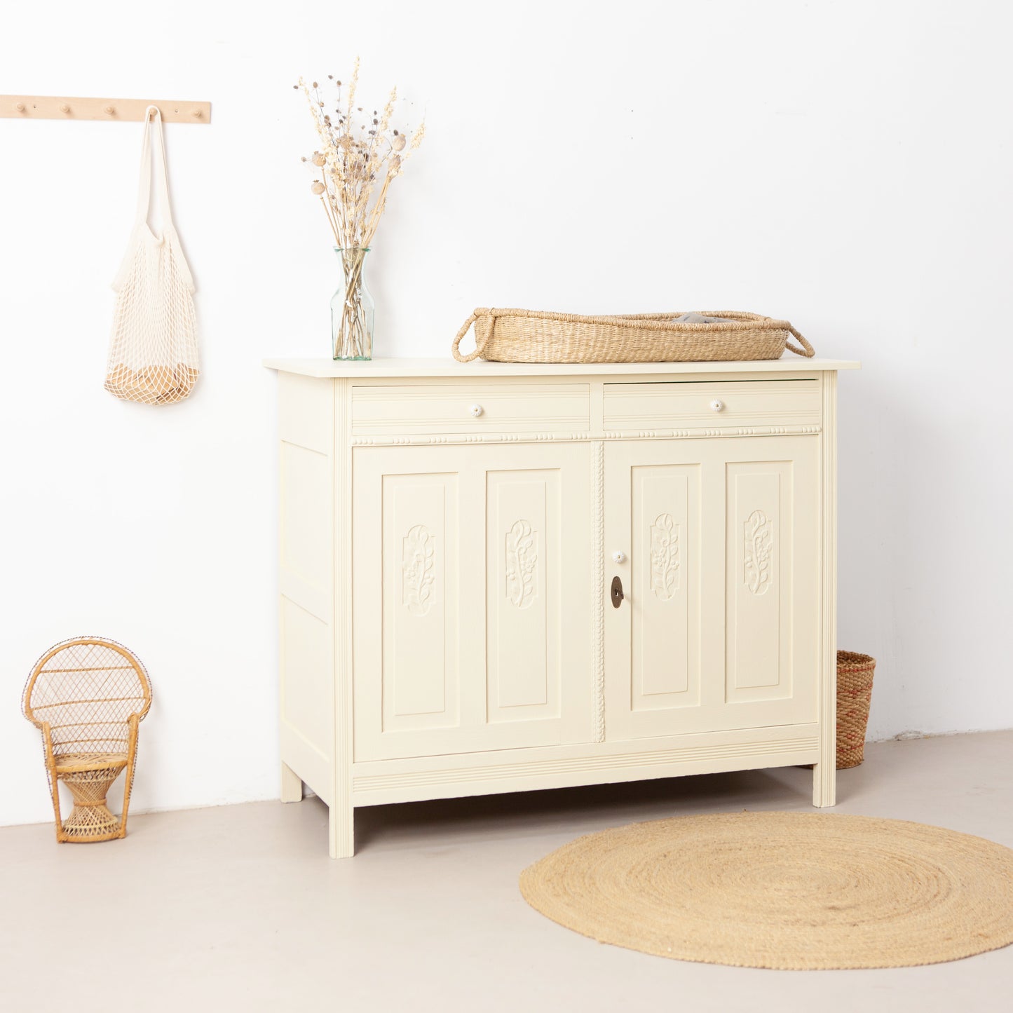 Eikenhouten commode