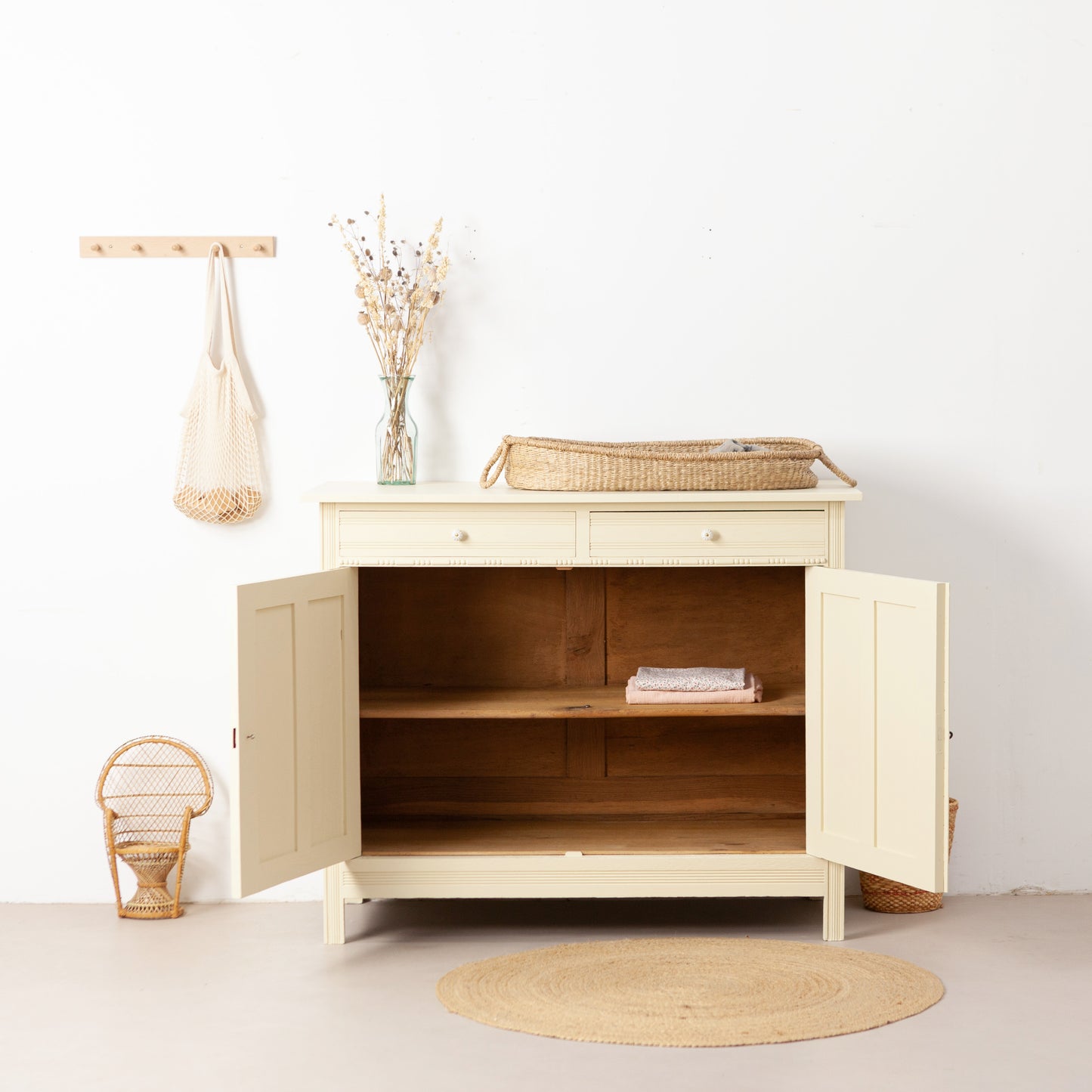 Eikenhouten commode