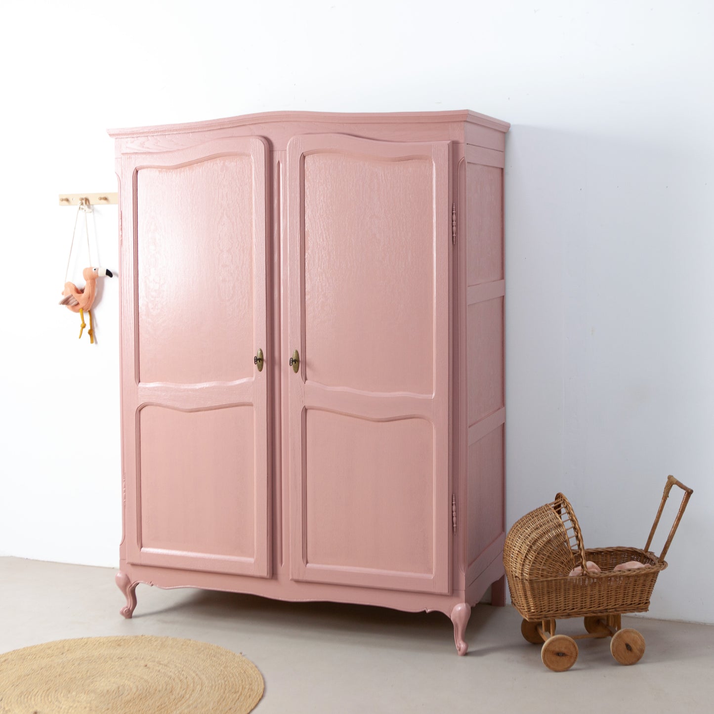 Roze vintage kast