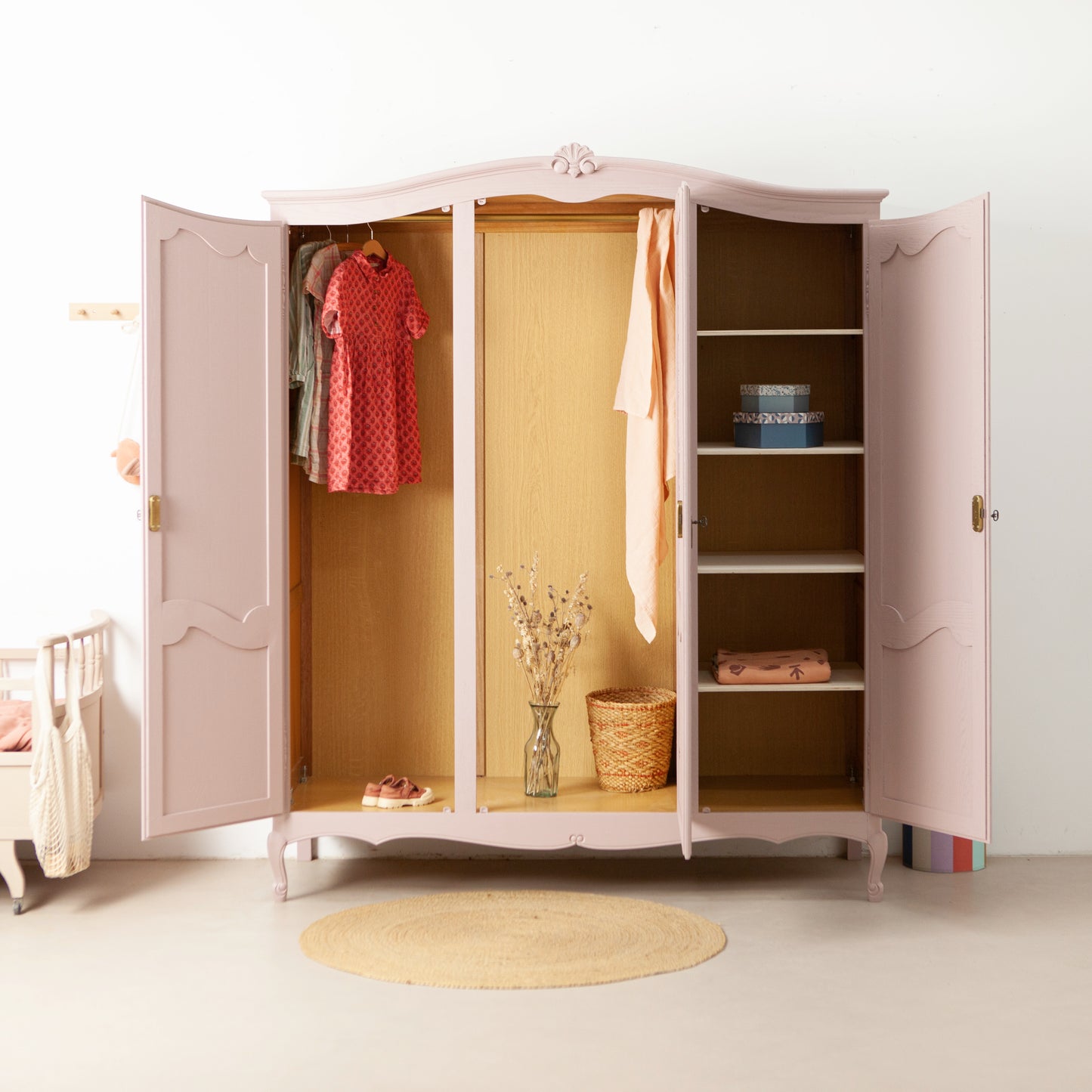 Roze demontabele vintage kast