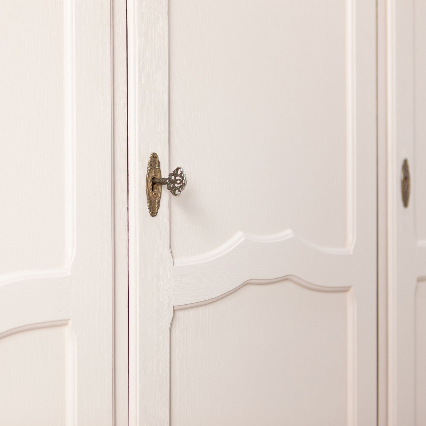 Zachtroze demontabele driedeurs kast