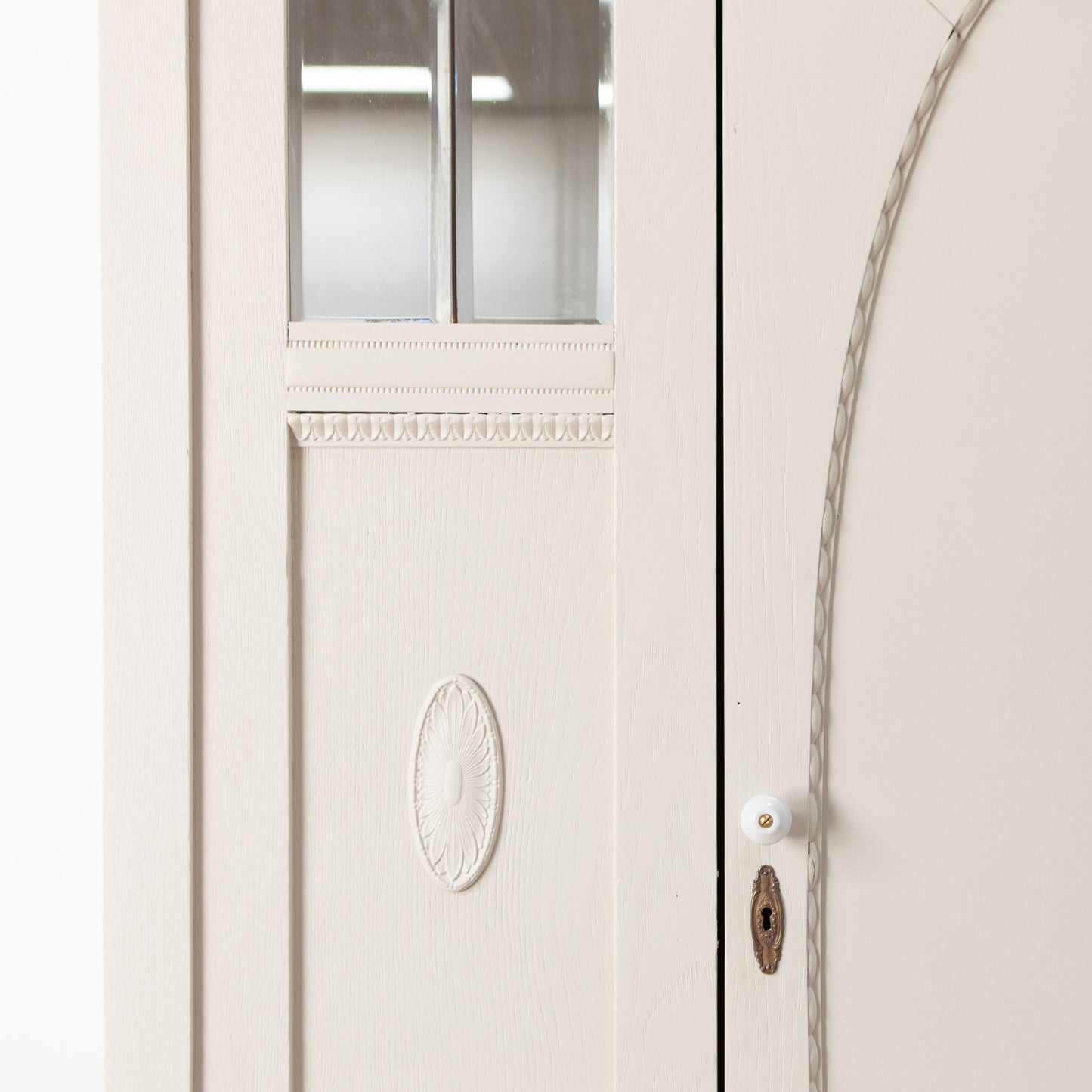 Eikenhouten kast met spiegeltjes