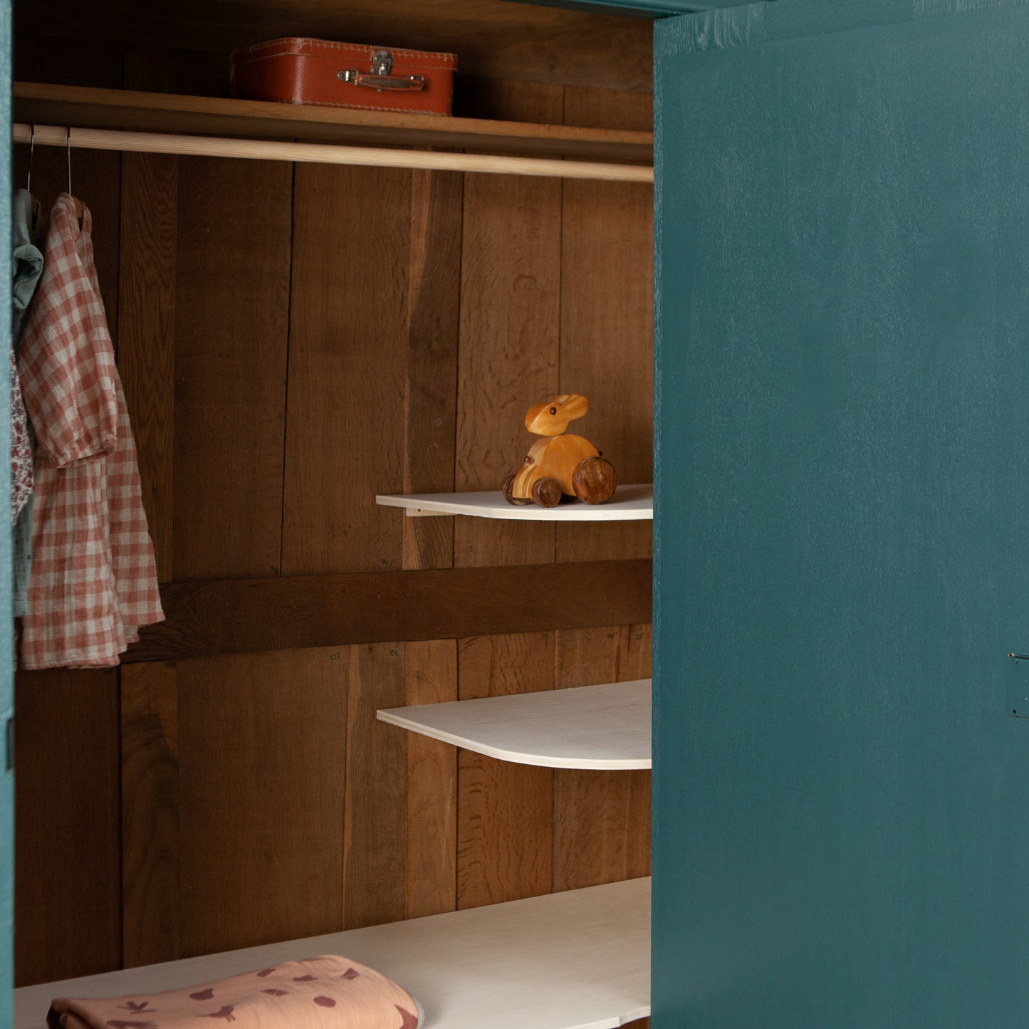 Demontabele eikenhouten kast