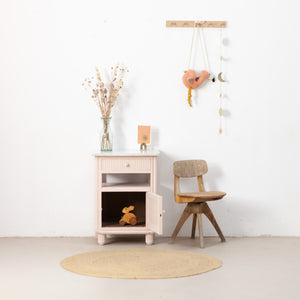 Klein vintage kastje met marmeren blad