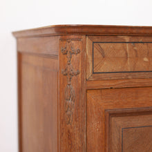 Afbeelding in Gallery-weergave laden, Sierlijke commode