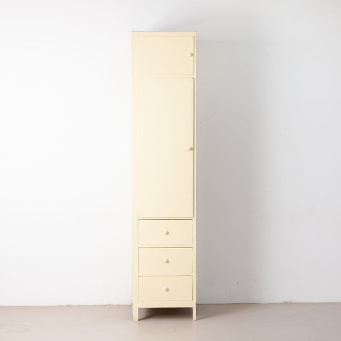 Hoge smalle vintage kast
