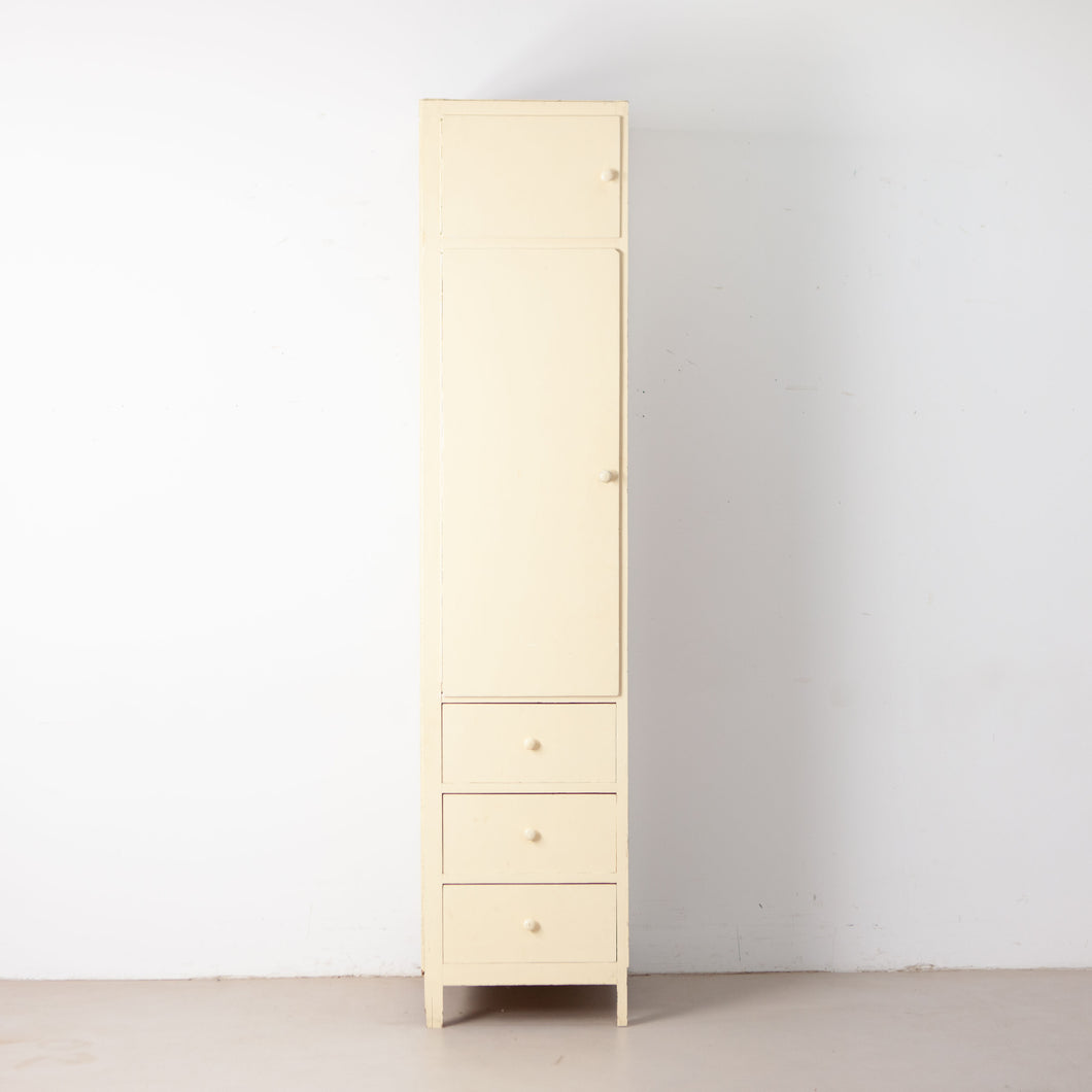Hoge smalle vintage kast