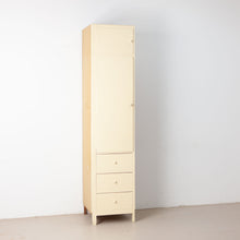 Afbeelding in Gallery-weergave laden, Hoge smalle vintage kast