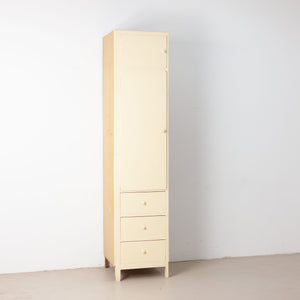 Hoge smalle vintage kast