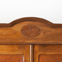 Afbeelding in Gallery-weergave laden, Sierlijke vintage kast