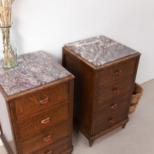 Afbeelding in Gallery-weergave laden, Set vintage nachtkastjes met marmeren blad