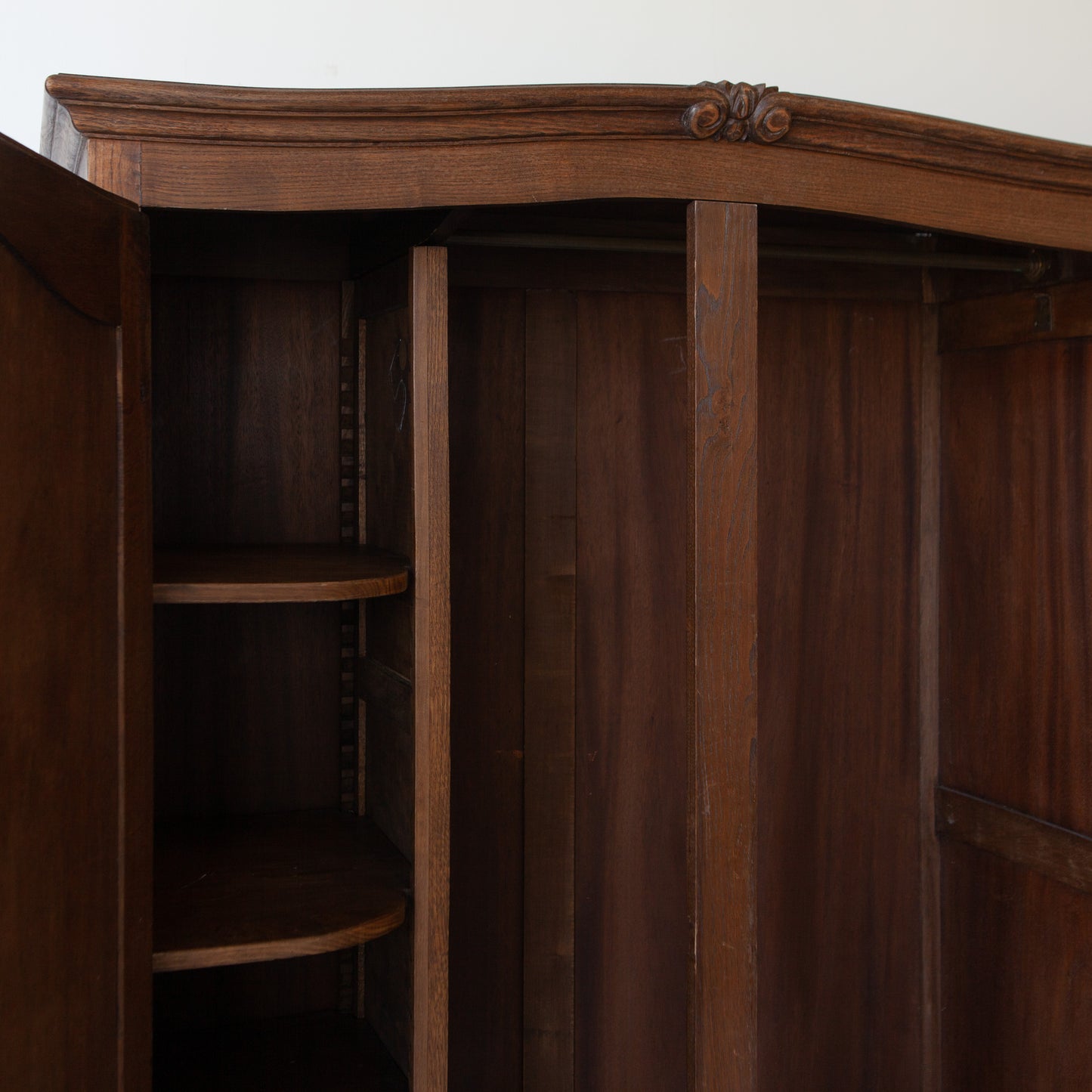 Vintage kast met twee deuren
