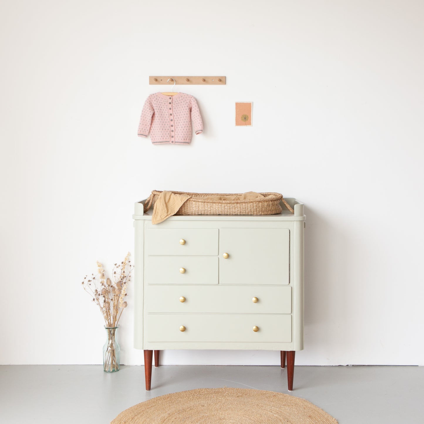 Vintage commode