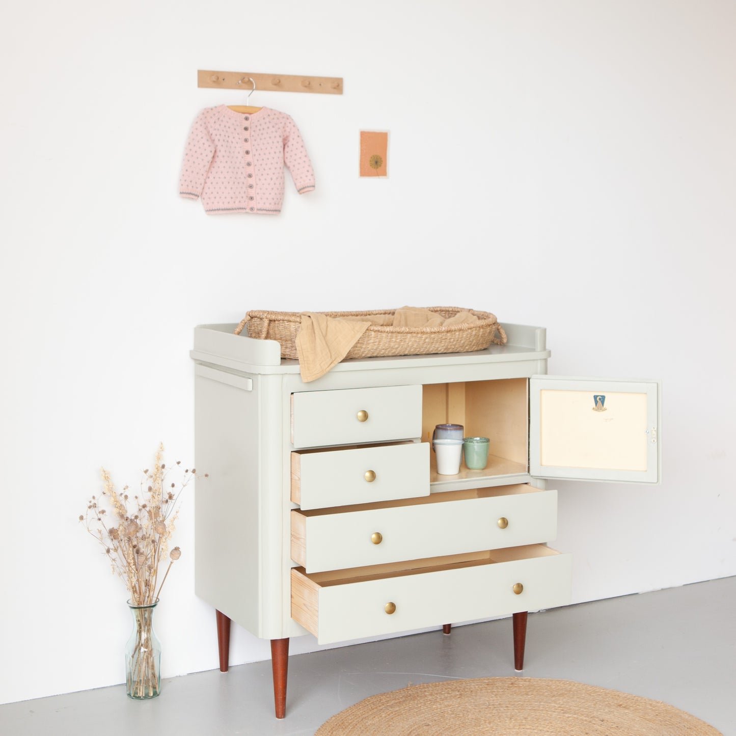 Vintage commode