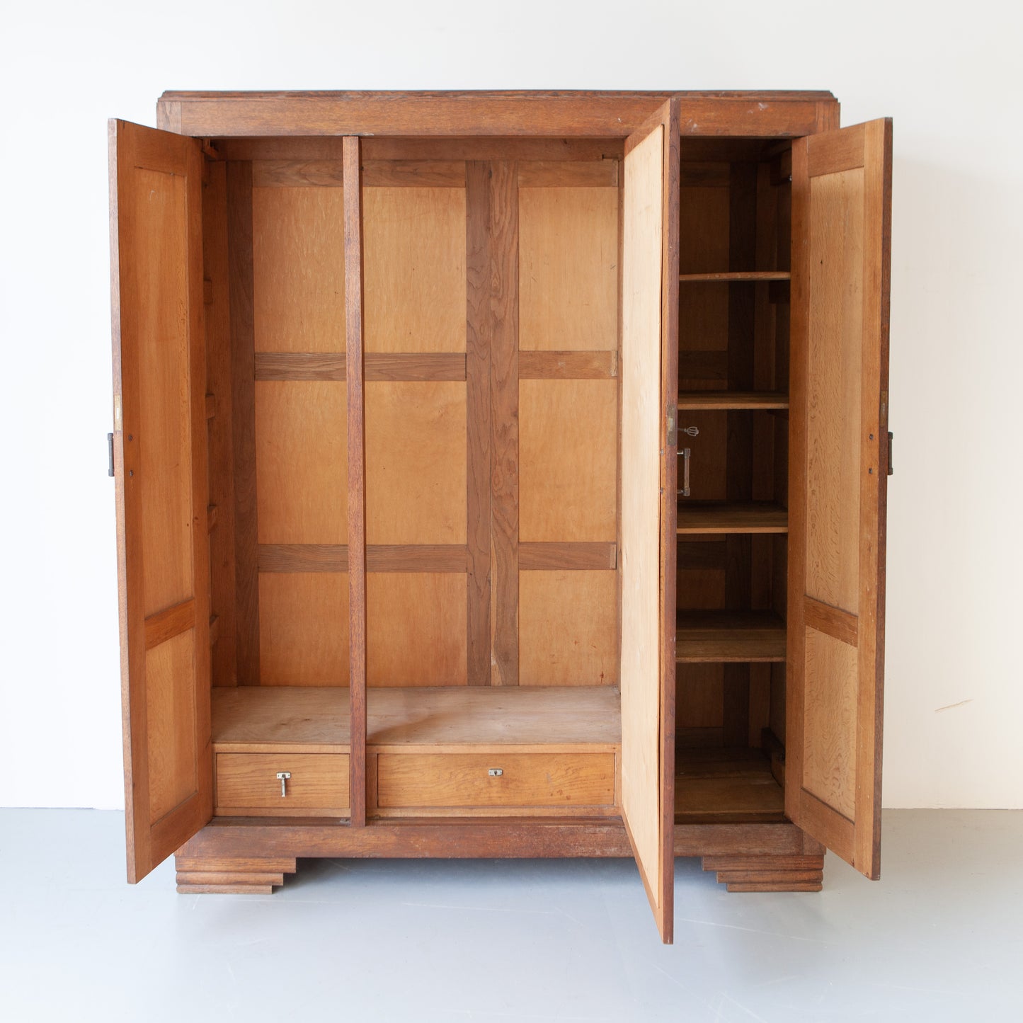 Vintage demontabele driedeurs kast