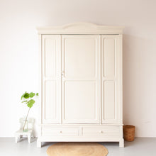 Afbeelding in Gallery-weergave laden, Grote klassieke kast