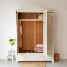 Afbeelding in Gallery-weergave laden, Grote klassieke kast