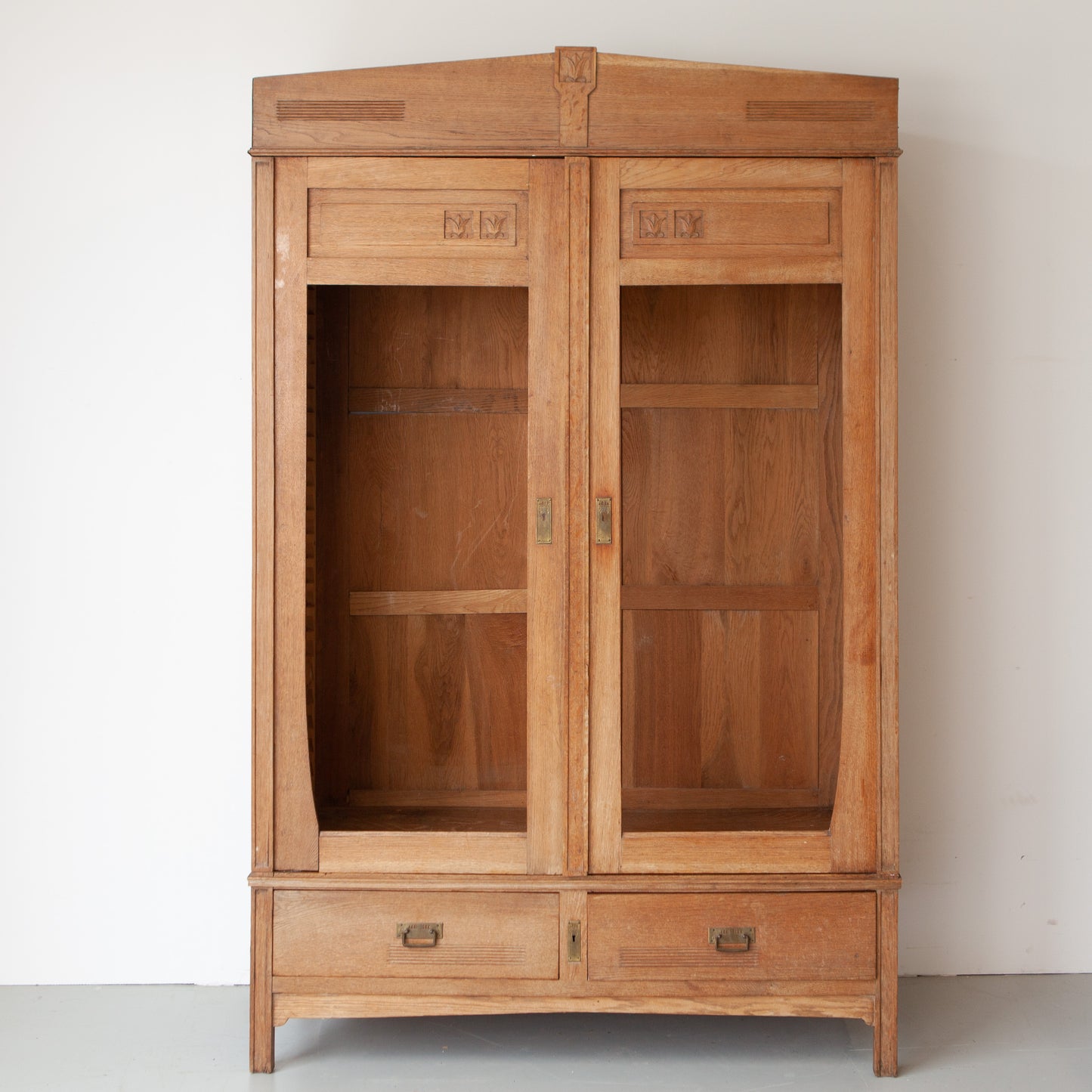 Vintage tweedeurs kast