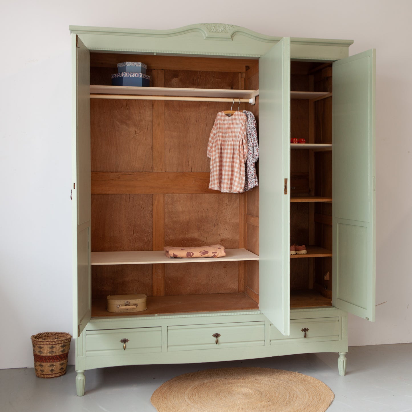 Vintage demontabele driedeurs kast