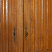 Afbeelding in Gallery-weergave laden, Hoge vintage meidenkast