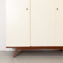 Afbeelding in Gallery-weergave laden, Retro kast met 3 deuren