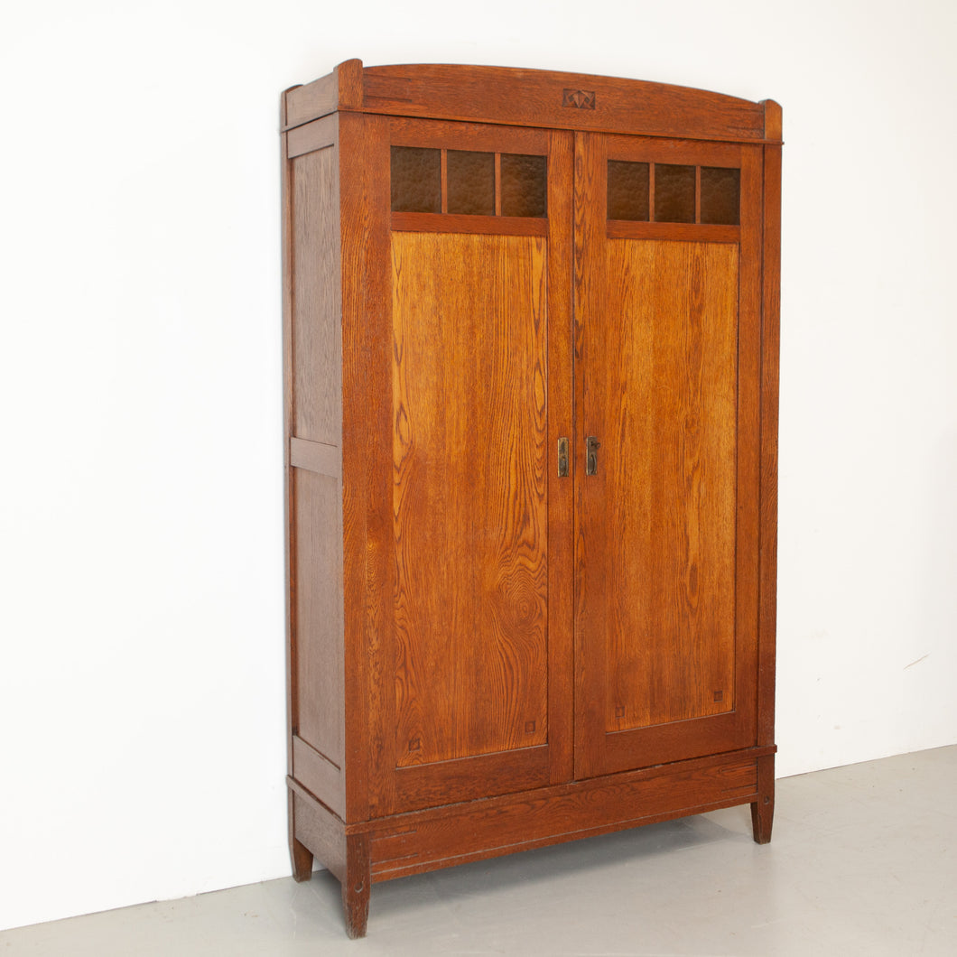 Vintage kast met ruitjes