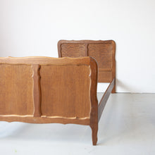 Afbeelding in Gallery-weergave laden, Vintage ledikant