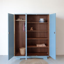 Afbeelding in Gallery-weergave laden, Retro kast met drie deuren