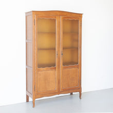 Afbeelding in Gallery-weergave laden, Vintage kast met ruitjes