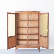 Afbeelding in Gallery-weergave laden, Vintage kast met ruitjes