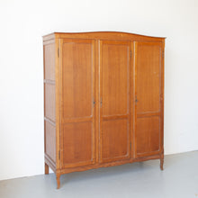 Afbeelding in Gallery-weergave laden, Demontabele 3 deurs kast