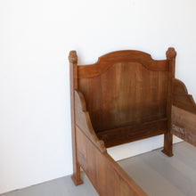 Afbeelding in Gallery-weergave laden, Vintage eenpersoons ledikant