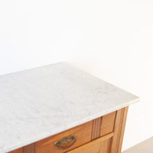 Afbeelding in Gallery-weergave laden, Prachtige en unieke commode / dressoir