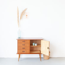 Afbeelding in Gallery-weergave laden, Retro kastje